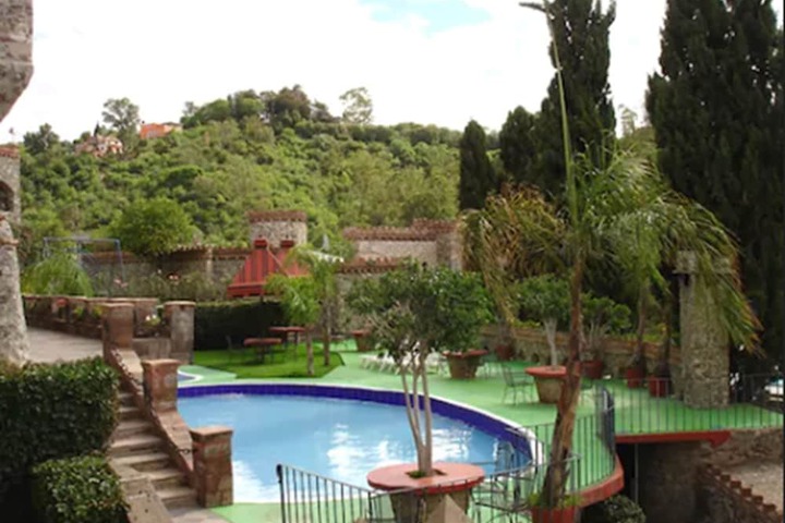 Hotel with Pool