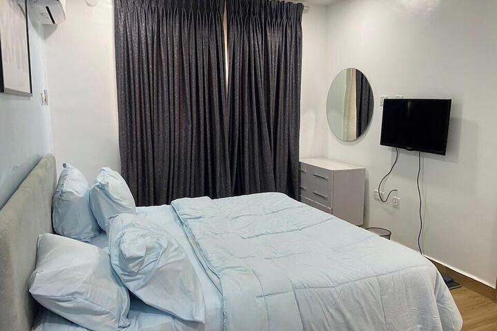 Room 12 of 50