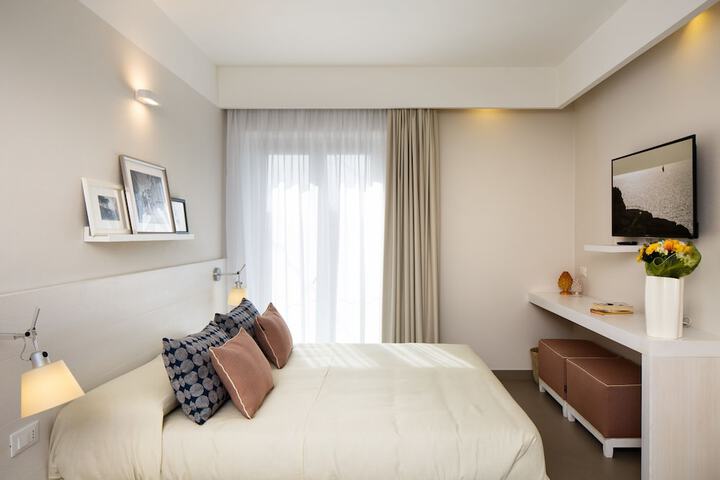 Room 12 of 228