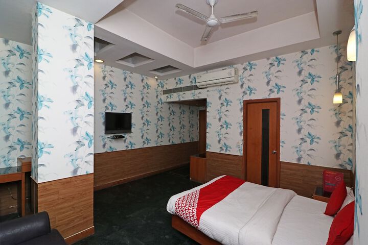 Room 7 of 10
