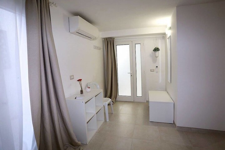Room 21 of 26