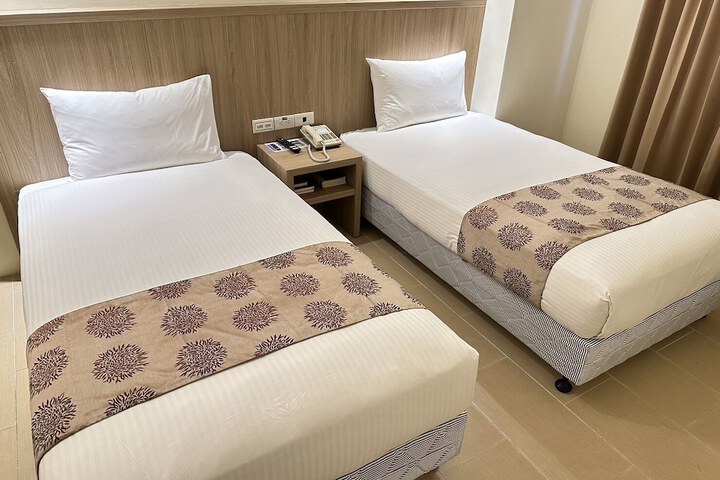 Room 17 of 29
