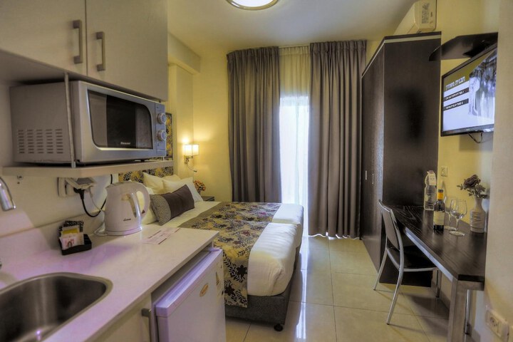 Room 25 of 50