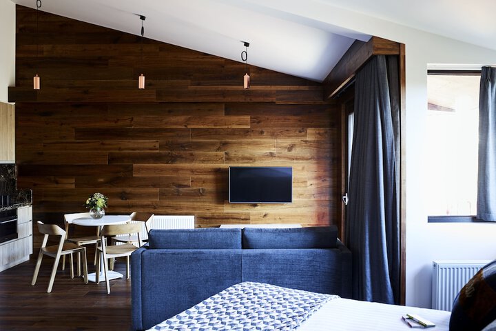Room 13 of 32