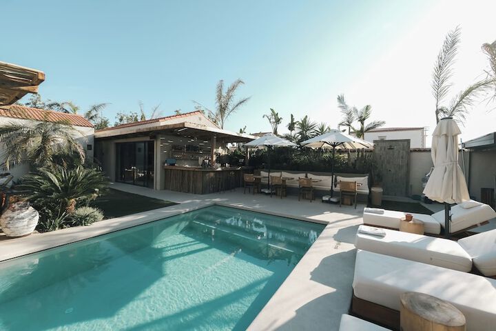 Pool 65 of 84