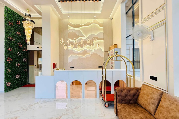 Hotel Interior 13 of 176