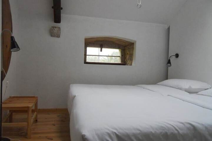 Room 3 of 23