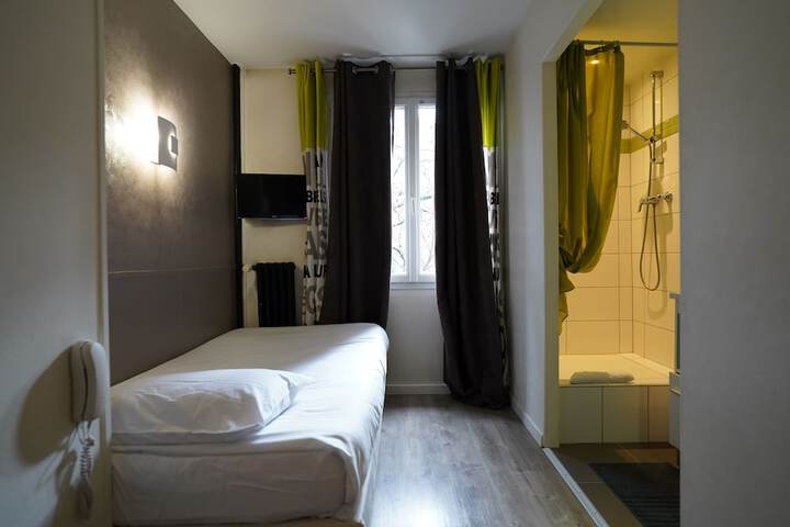 Room 20 of 64