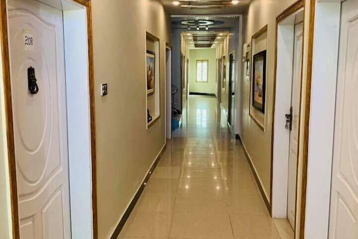 Ballroom/Hall 30 of 36