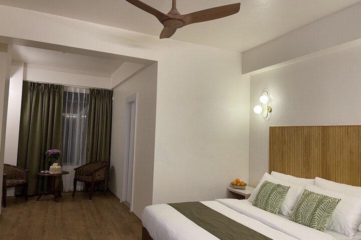 Room 8 of 18