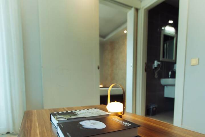 Room 25 of 37