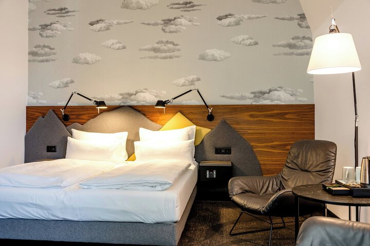Room 14 of 62