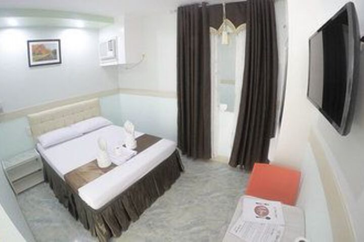 Room 4 of 5