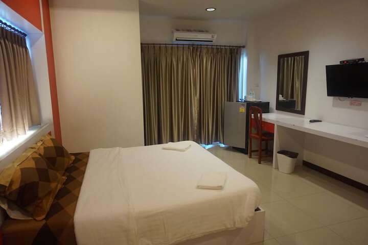 Room 10 of 29