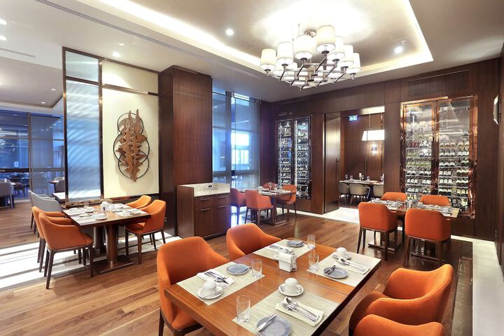 Dining 60 of 89