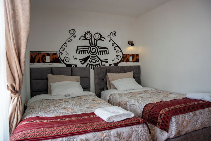 Room 33 of 182