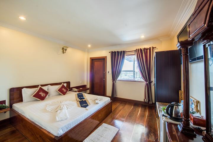 Room 21 of 37