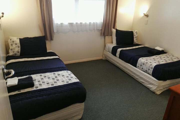 Room 8 of 34