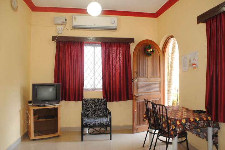 Room 2 of 35