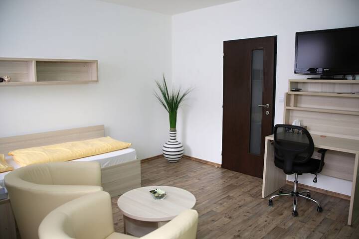 Room 28 of 60