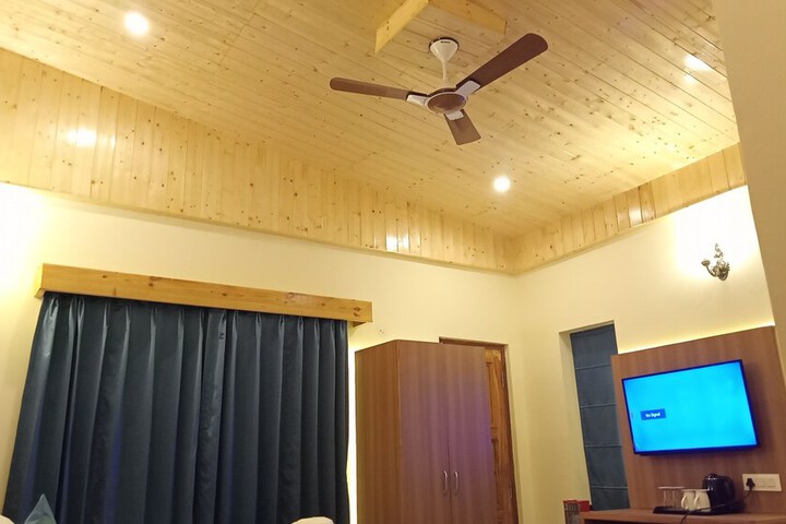 Room 27 of 68
