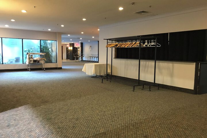 Ballroom/Hall 98 of 127