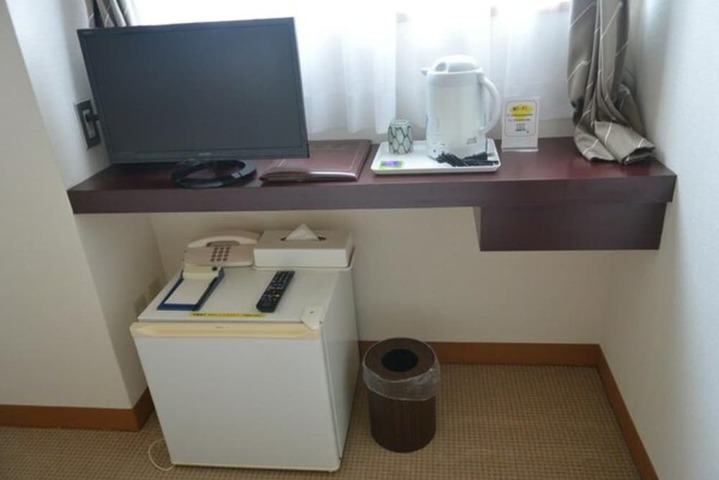 Room 16 of 27