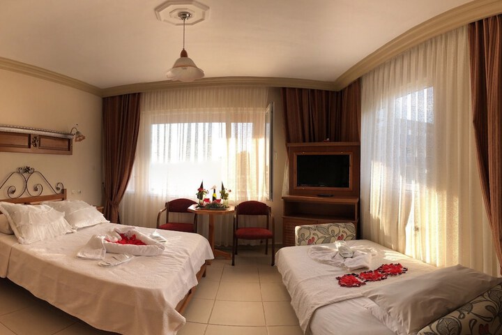 Room 5 of 52