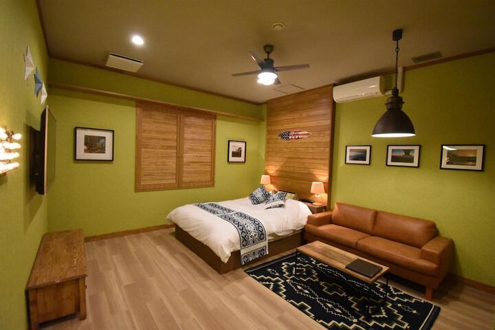 Room 8 of 14