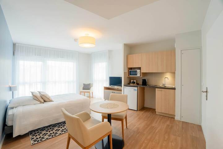 Room 5 of 35