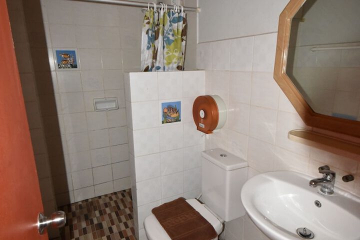 Room 15 of 18