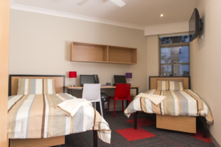 Room 107 of 288