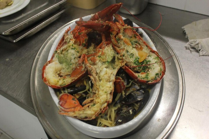 Dining 35 of 65