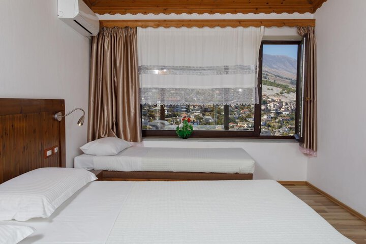 Room 18 of 68