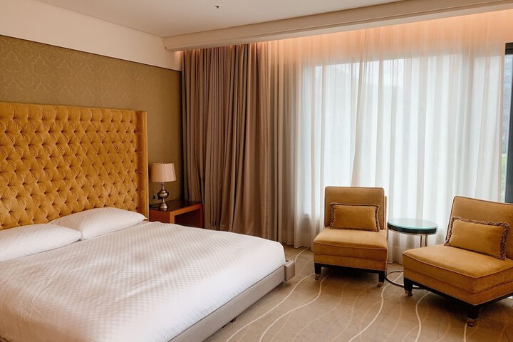Room 30 of 82