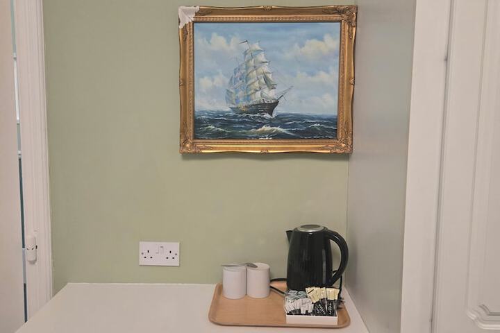 Room 12 of 72