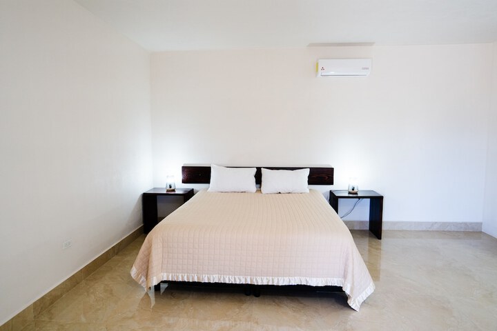 Room 62 of 211
