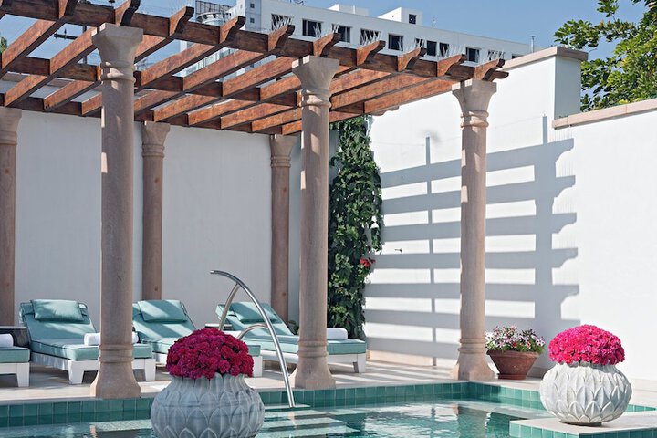 Pool 53 of 79