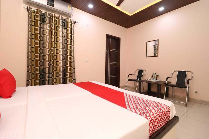 Room 18 of 25