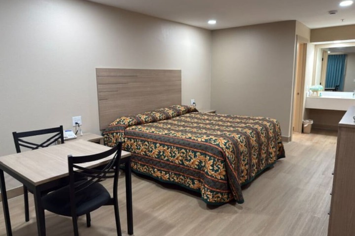 Room 2 of 16