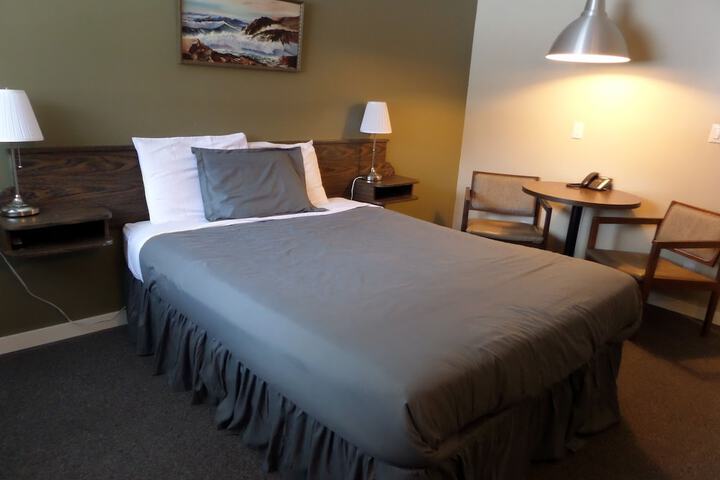 Room 7 of 33