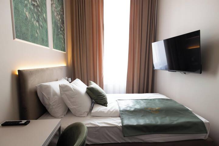 Room 13 of 92
