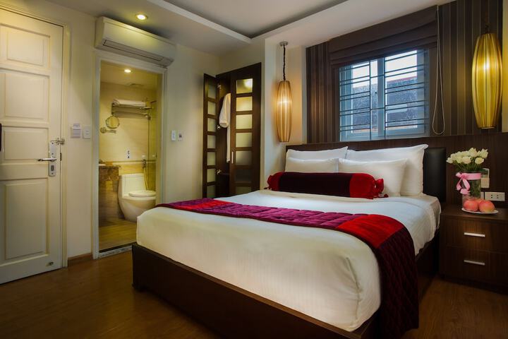 Room 15 of 28