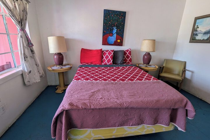 Room 81 of 276