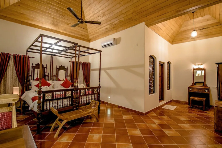 Room 6 of 20