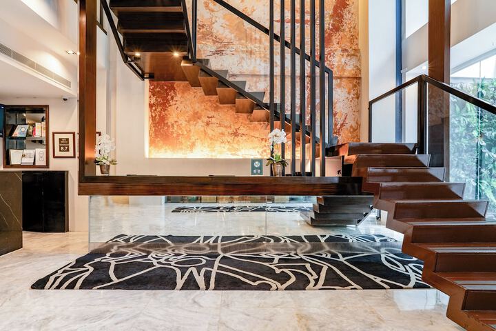 Entrance & Lobby
