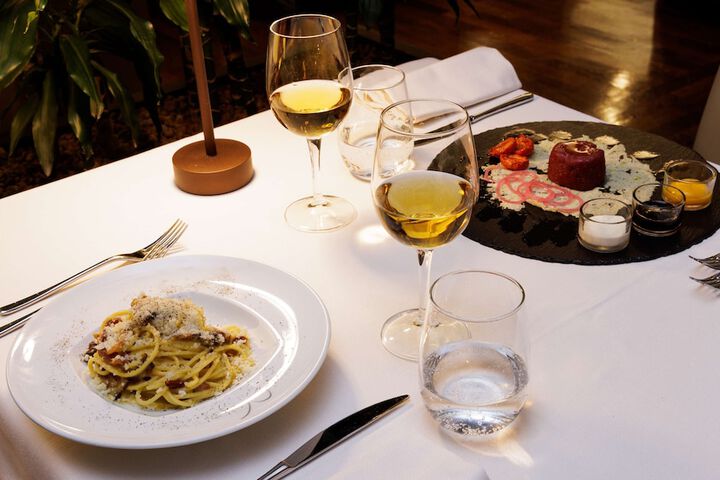 Dining 66 of 74
