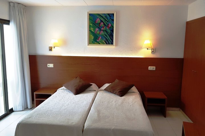 Room 4 of 44