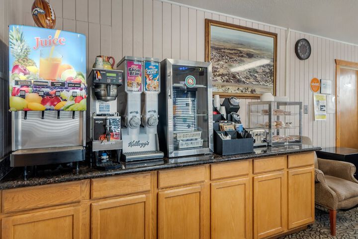 Breakfast/Coffee Service 20 of 24