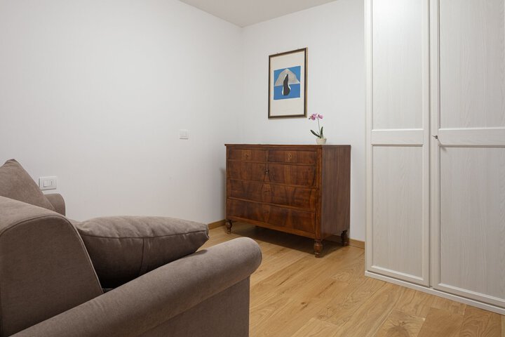 Room 15 of 77